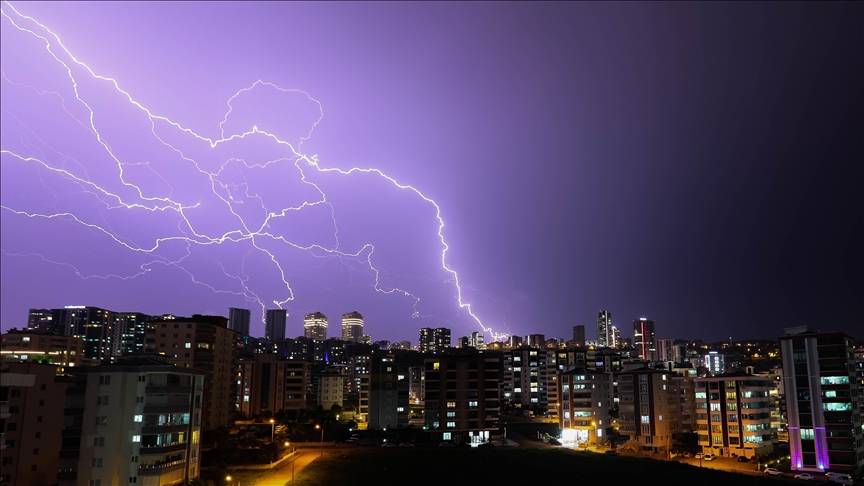 1 Ağustos’ta İstanbul’da gök gürleyecek! Meteoroloji’den sağanak alarmı verildi! 4